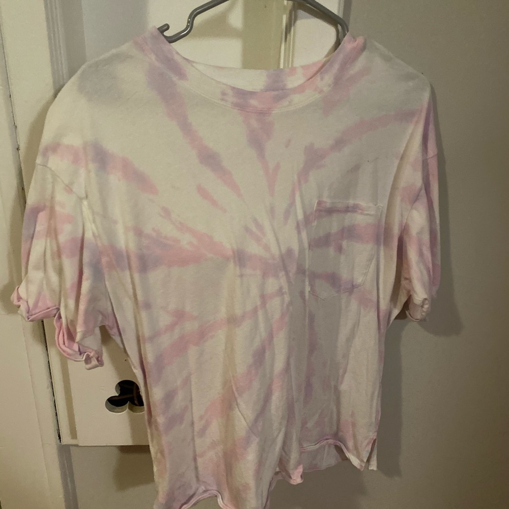 Large American eagle tshirt.